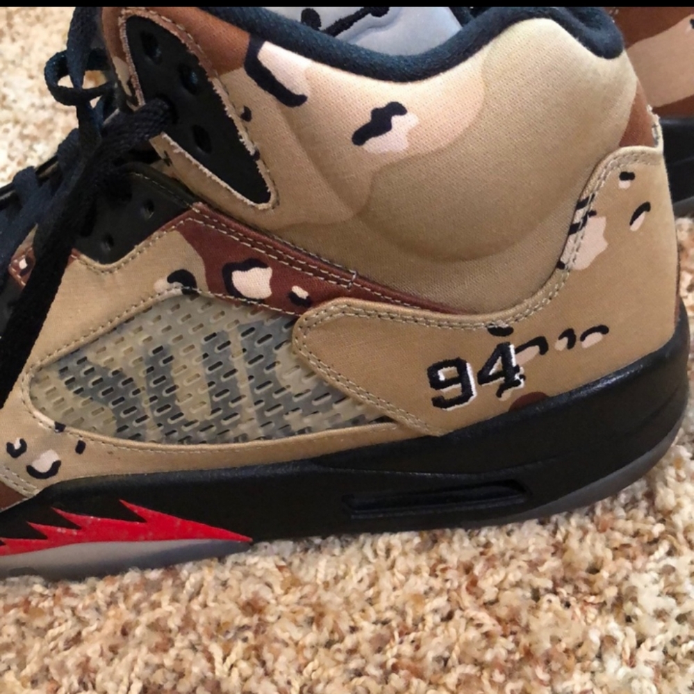 Jordan 5 Supreme